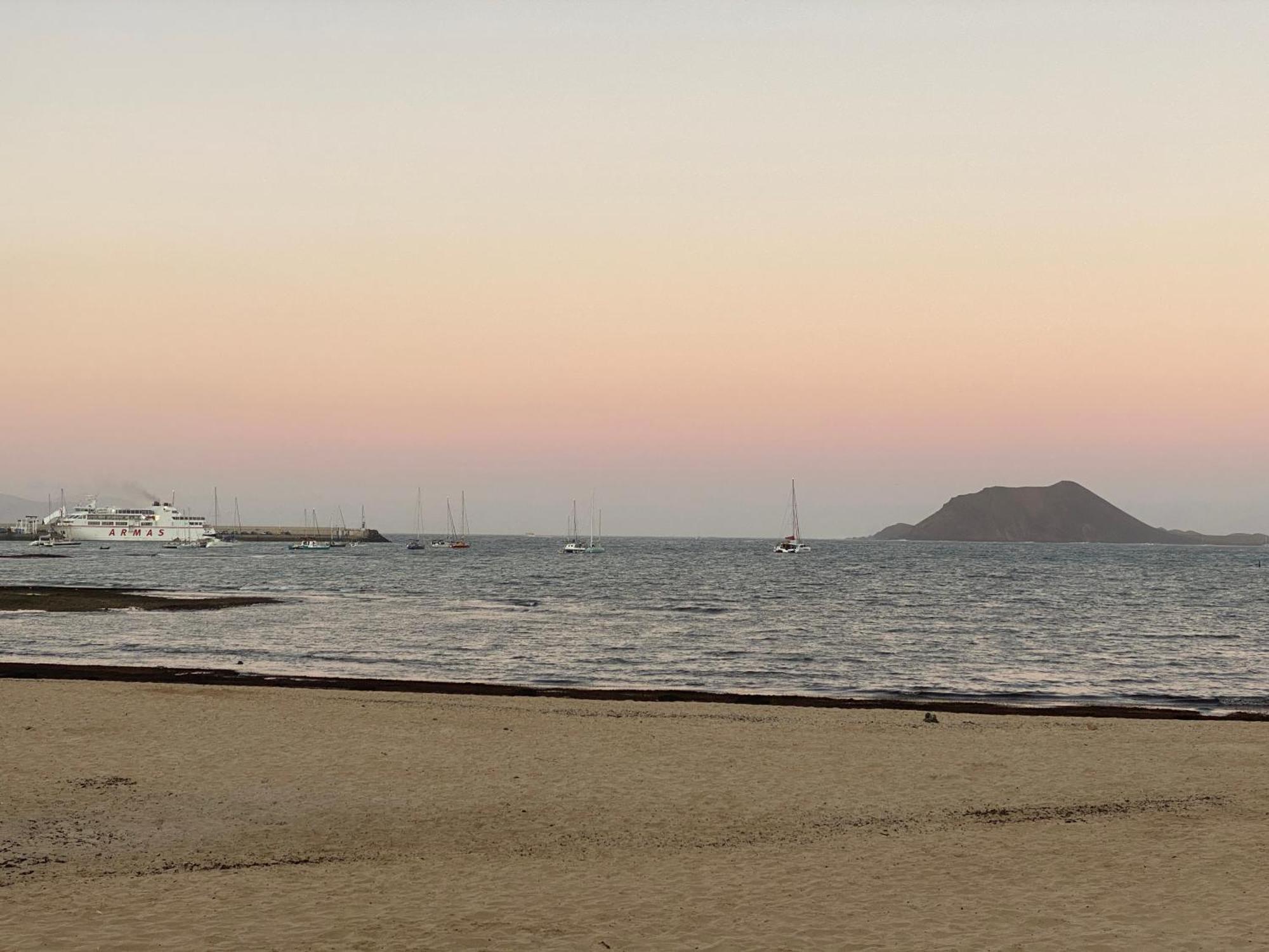 Sun And Surf Stay Corralejo Exterior photo